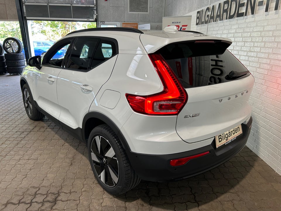 Volvo EX40 Standard Range Plus 5d