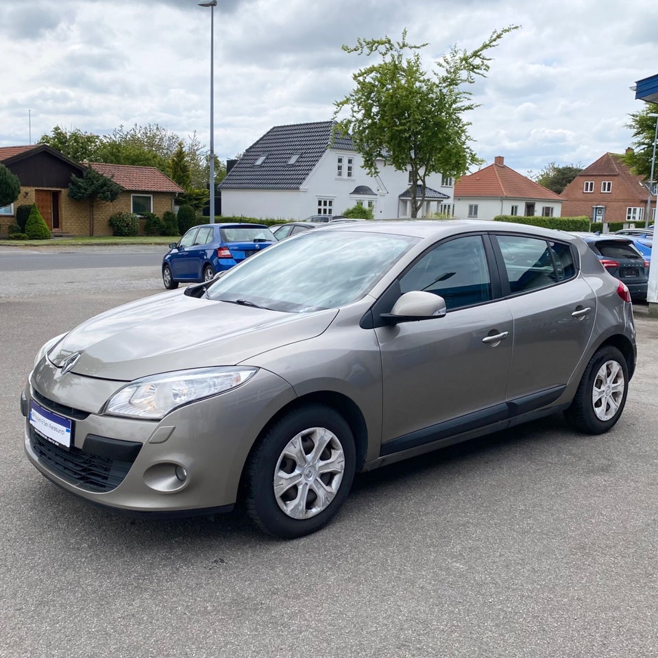 Renault Megane III 1,5 dCi 90 Authentique 5d