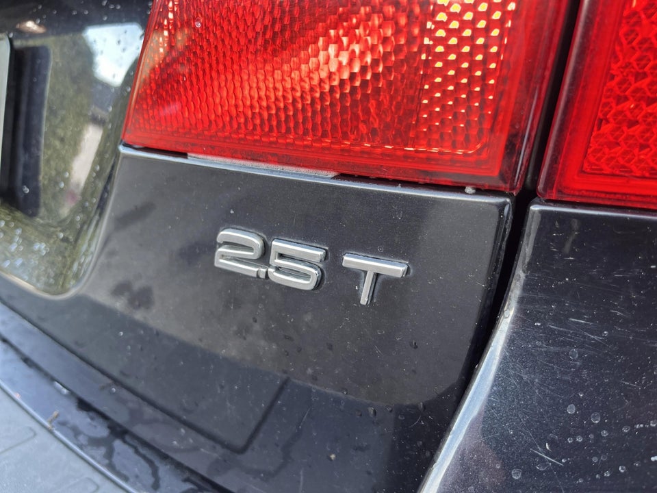 Volvo V70 2,5 T Momentum aut. 5d