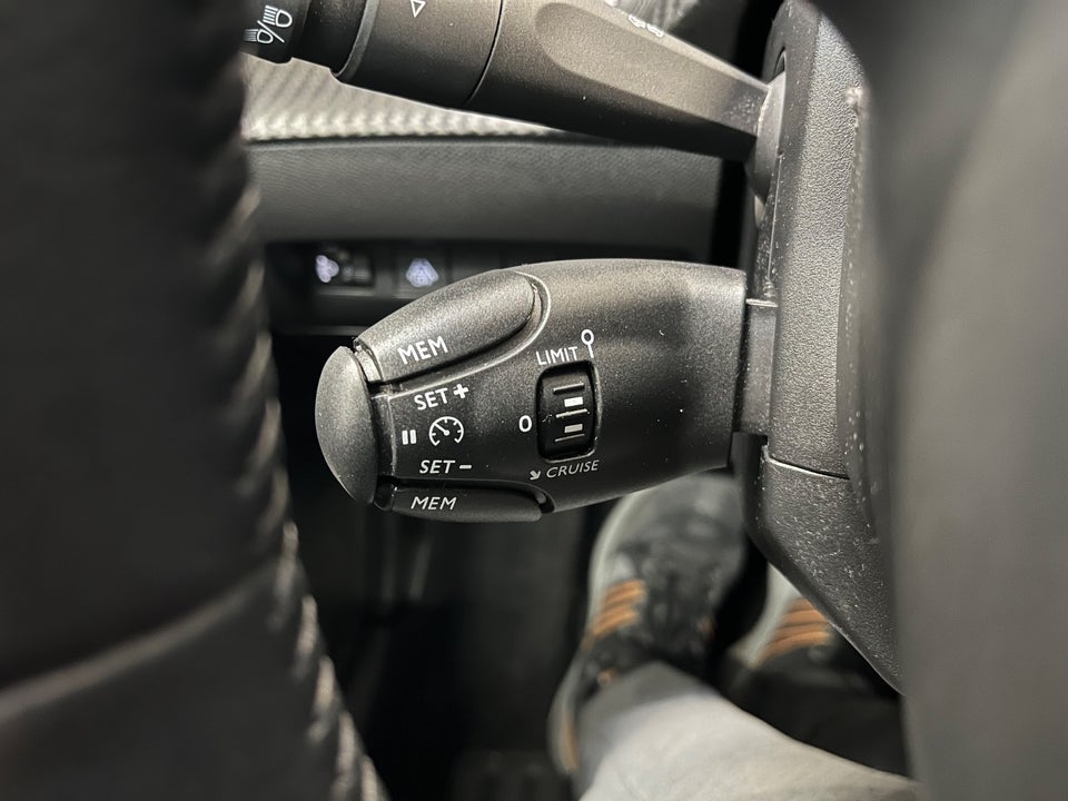 Peugeot 208 1,2 PureTech 100 Allure 5d