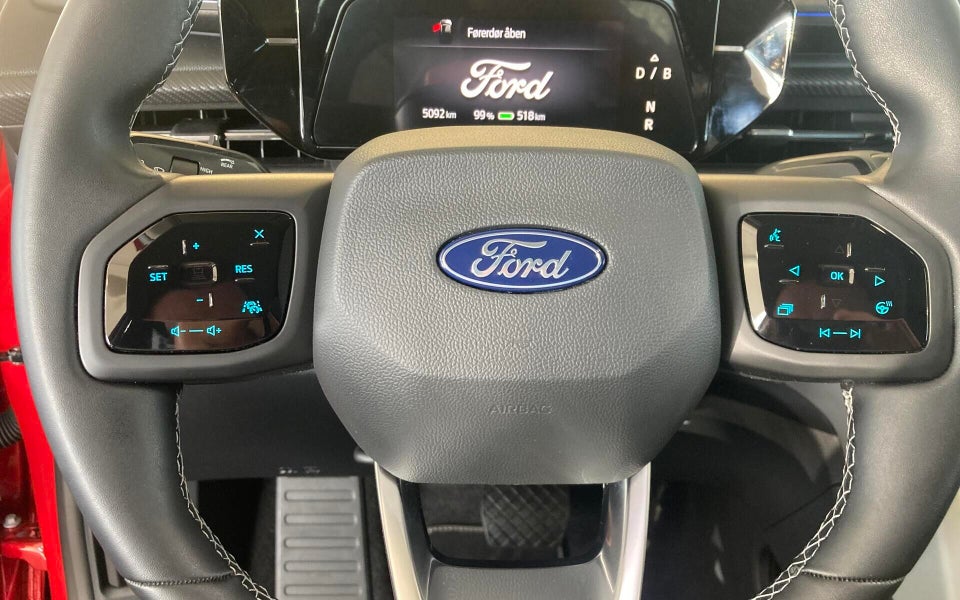 Ford Explorer 77 Premium Extended Range 5d