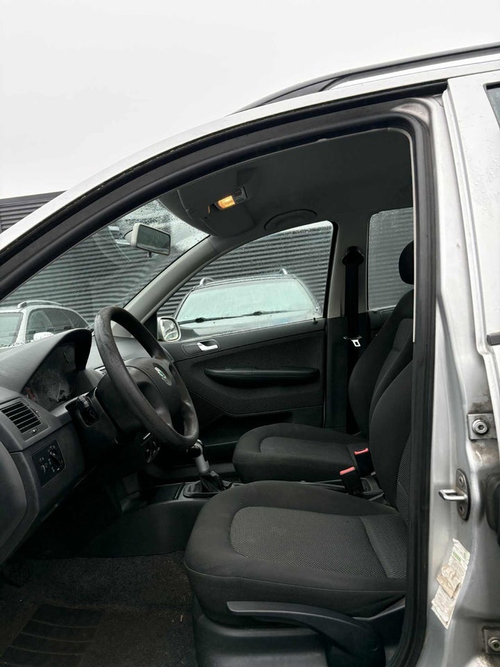 Skoda Fabia 1,4 16V 80 Ambiente Combi 5d