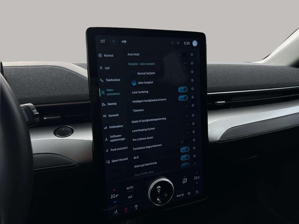 Ford Mustang Mach-E 68 Standard Range 5d