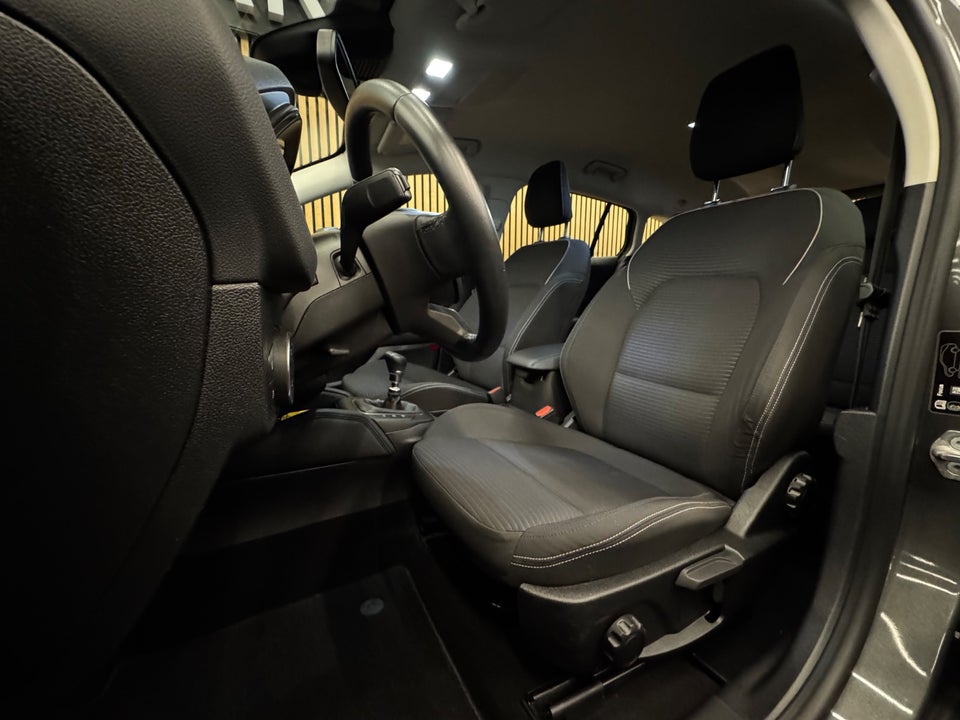 Ford Focus 1,0 EcoBoost Titanium Business stc. 5d
