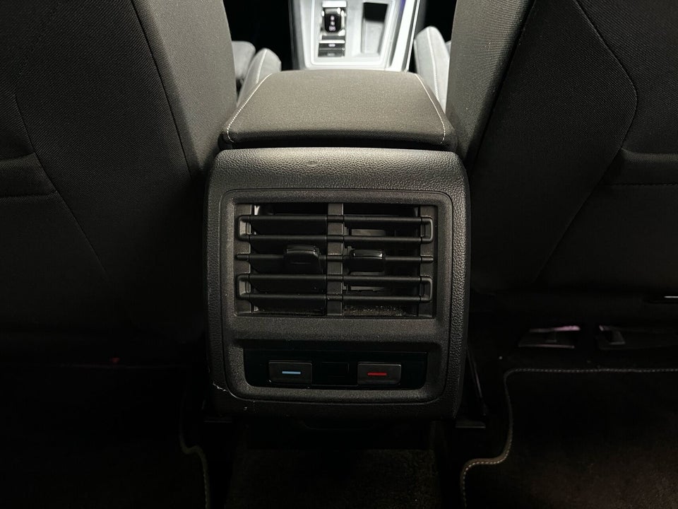 VW Golf VIII 1,4 eHybrid DSG 5d