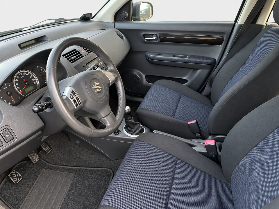 Suzuki Swift 1,3 GL 3d