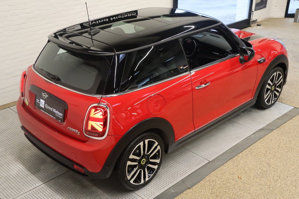 MINI Cooper SE Camden 3d