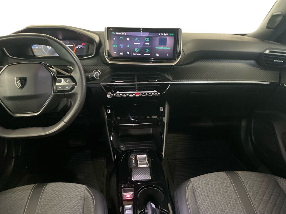Peugeot 2008 1,2 PureTech 130 First Selection EAT8 5d