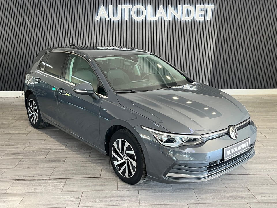 VW Golf VIII 1,4 eHybrid DSG 5d