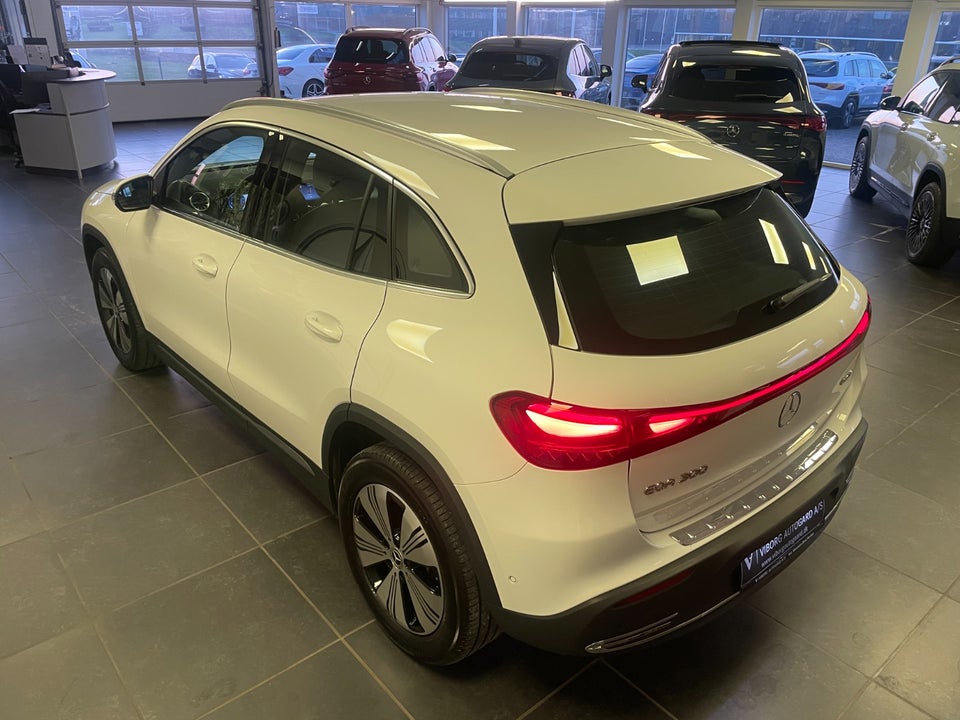 Mercedes EQA300 Progressive 4Matic 5d