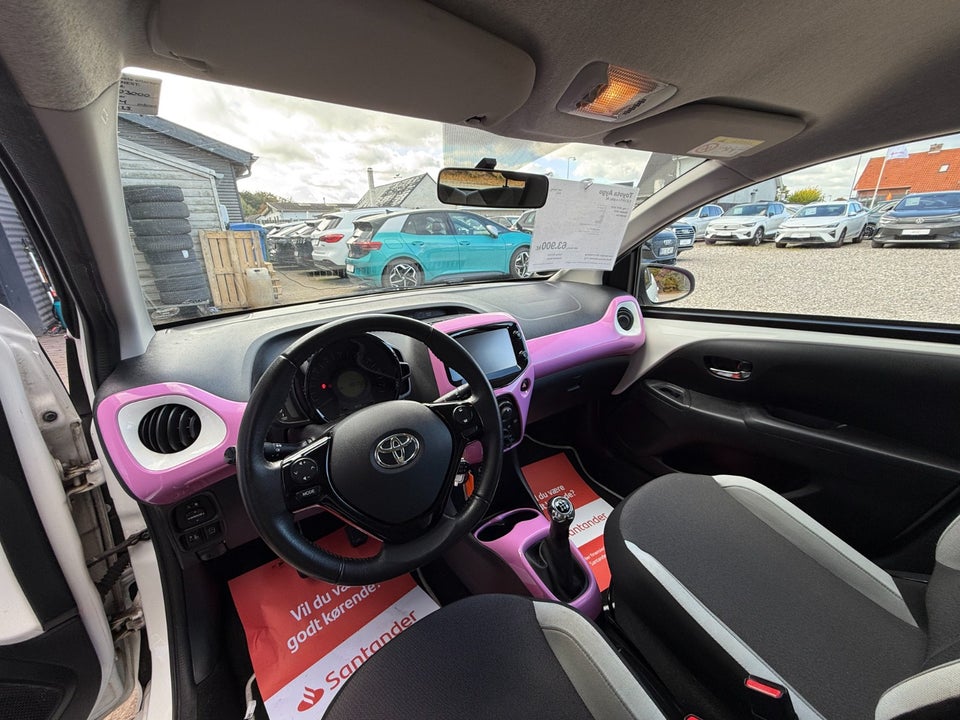 Toyota Aygo 1,0 VVT-i x-play x-touch 5d