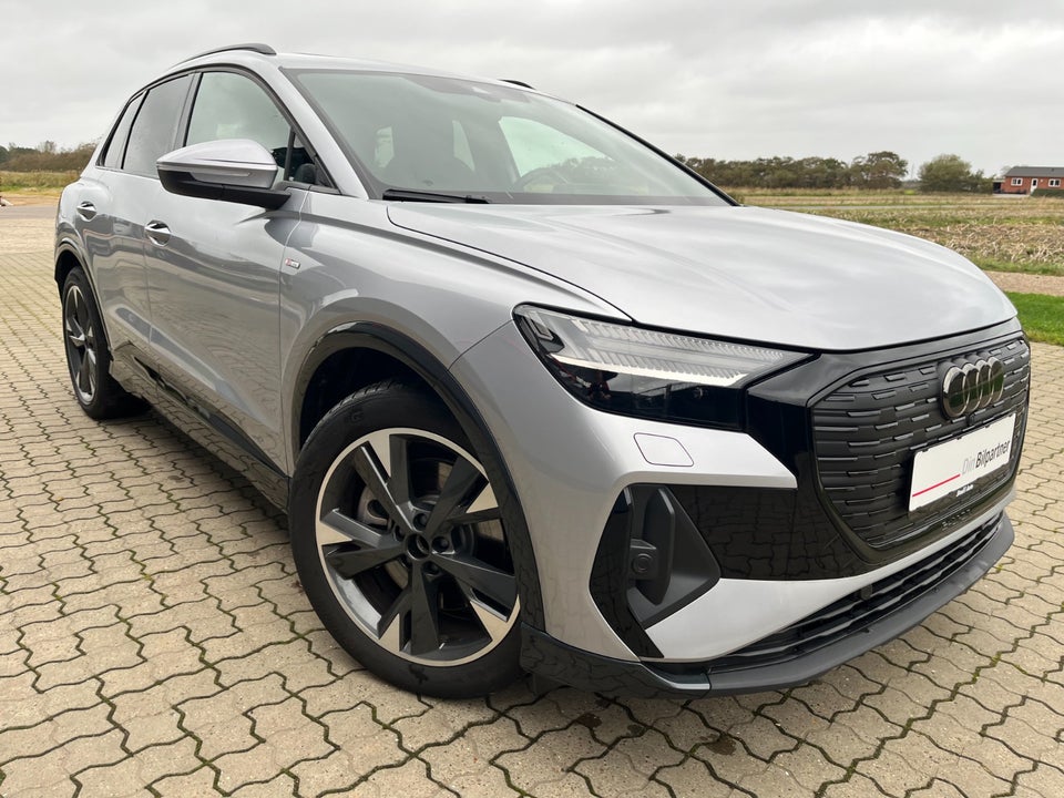 Audi Q4 e-tron 40 S-line 5d