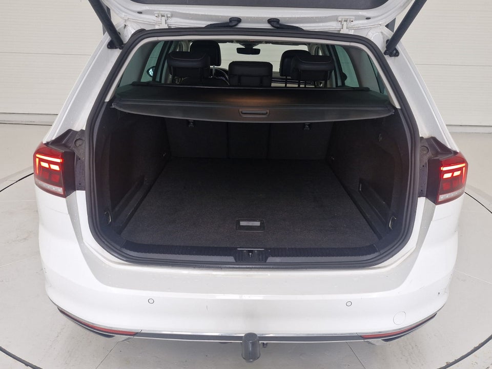 VW Passat 1,5 TSi 150 Elegance+ Variant DSG 5d