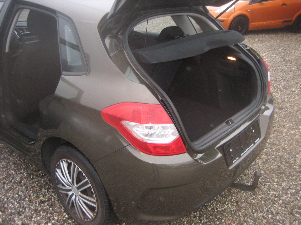 Citroën C4 1,4 VTi Attraction 5d