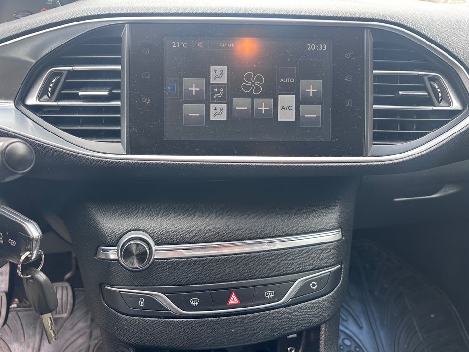 Peugeot 308 1,2 e-THP 110 Chili SW 5d