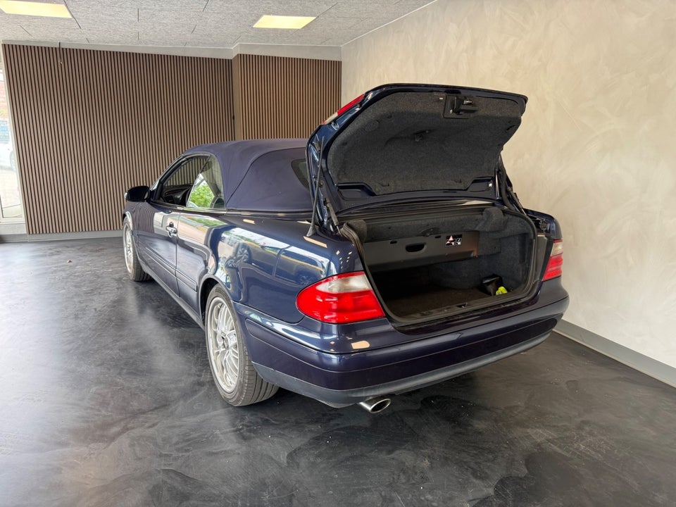 Mercedes CLK320 3,2 Avantgarde Cabriolet aut. 2d