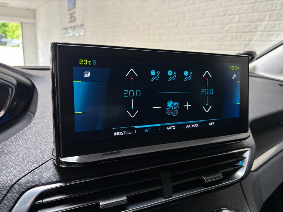 Peugeot 3008 1,6 Hybrid First Selection EAT8 5d