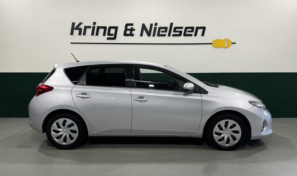 Toyota Auris 1,6 T2+ 5d