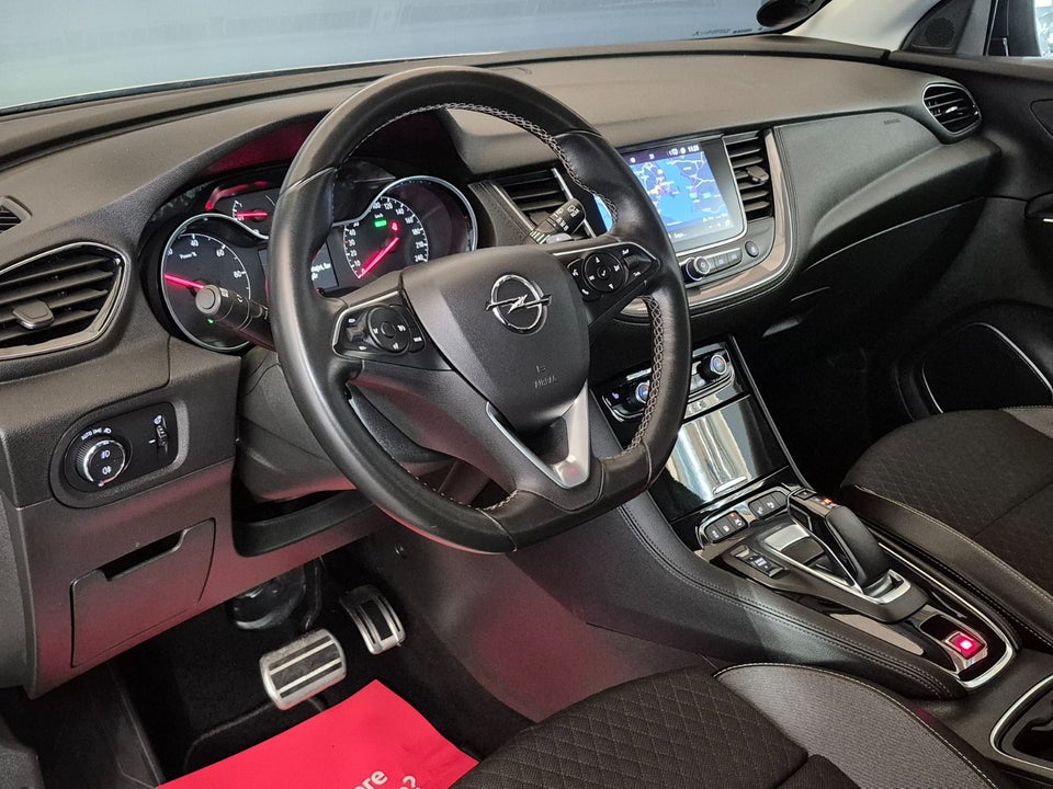 Opel Grandland X 1,6 Hybrid4 Impress aut. 5d