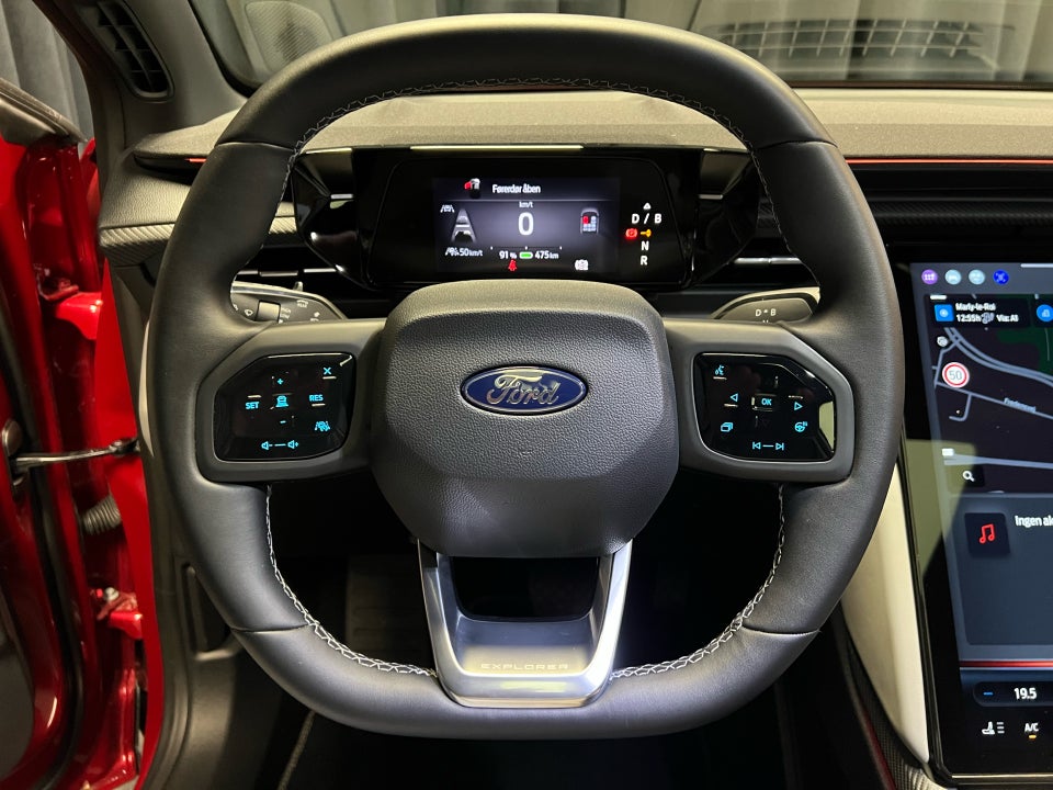 Ford Explorer 77 Premium Extended Range 5d