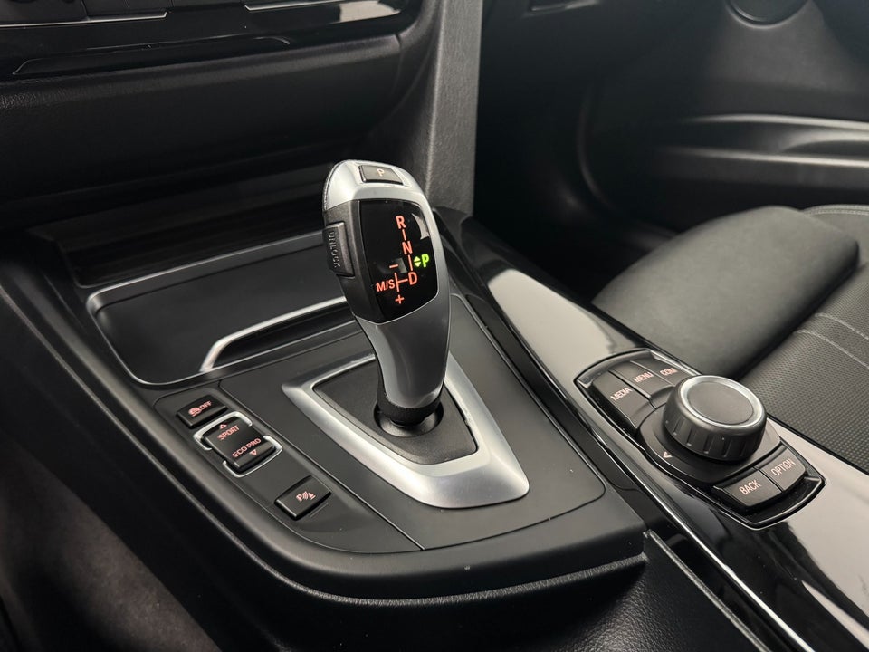 BMW 320i 2,0 Sport Line aut. 4d