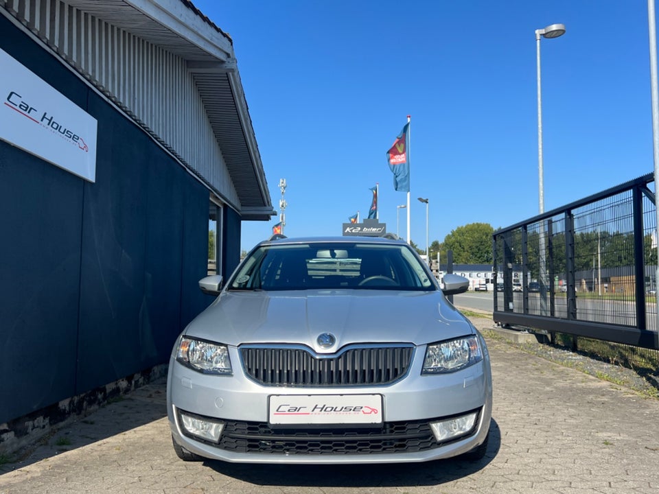 Skoda Octavia 1,6 TDi 105 Ambition Combi 5d