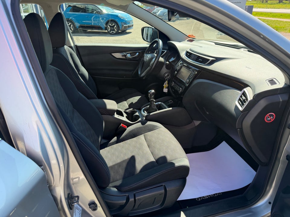 Nissan Qashqai 1,2 Dig-T 115 Acenta 5d