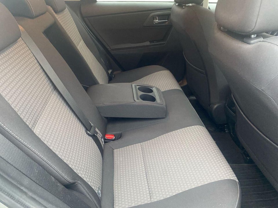 Toyota Auris 1,8 Hybrid Prestige CVT 5d