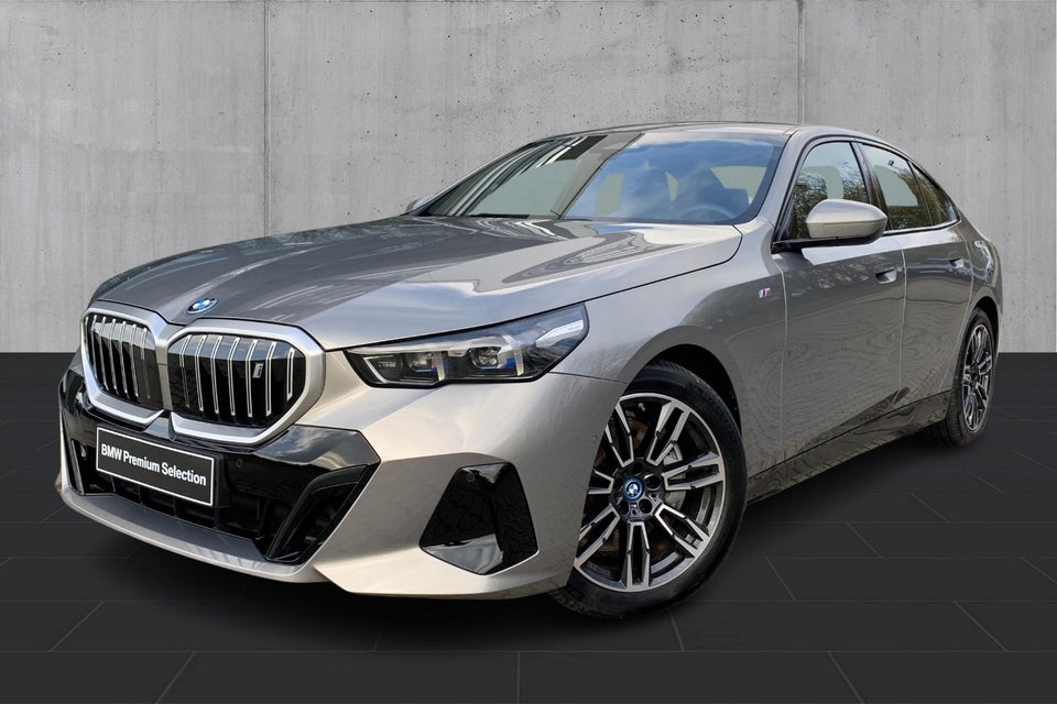 BMW i5 eDrive40 M-Sport 4d