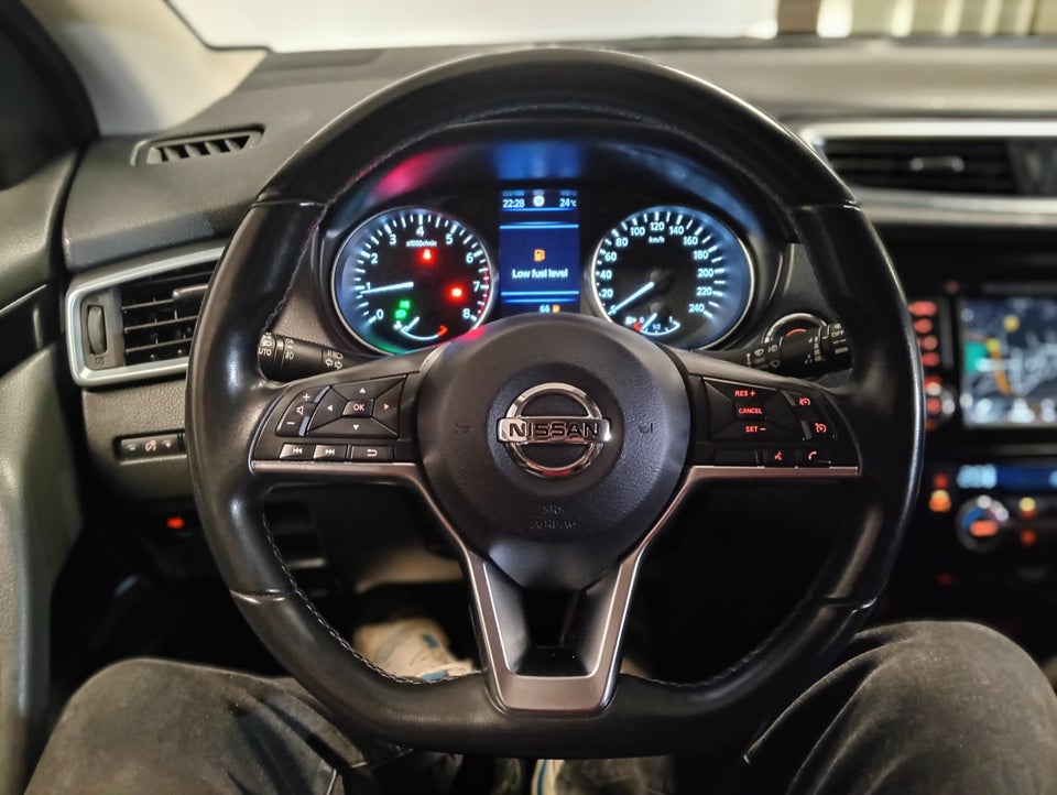 Nissan Qashqai 1,3 Dig-T 140 N-Connecta 5d