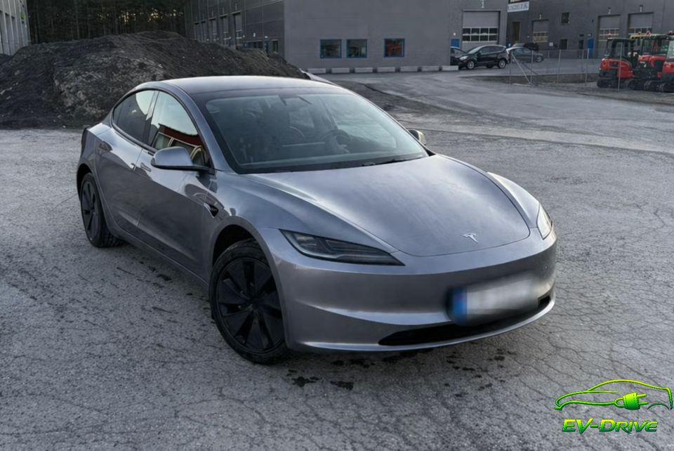 Tesla Model 3 Long Range RWD 4d