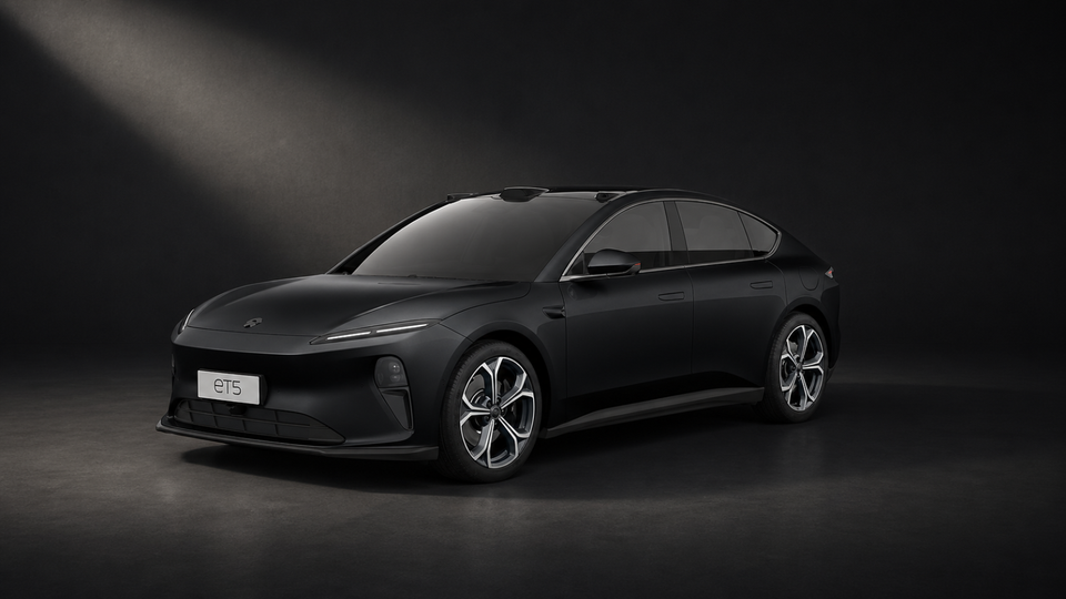 NIO ET5 75 Standard Range 4d