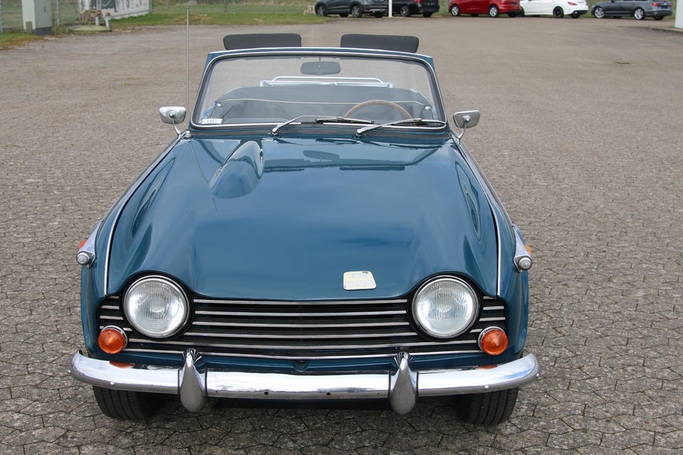 Triumph TR250 2,5  2d