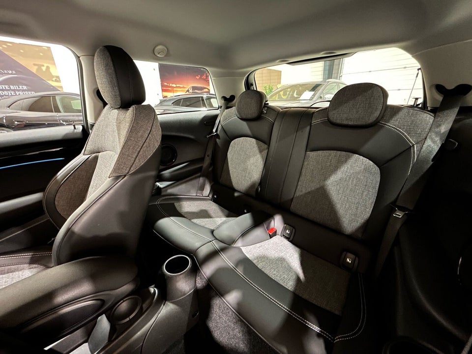 MINI Cooper SE Classic Trim 3d