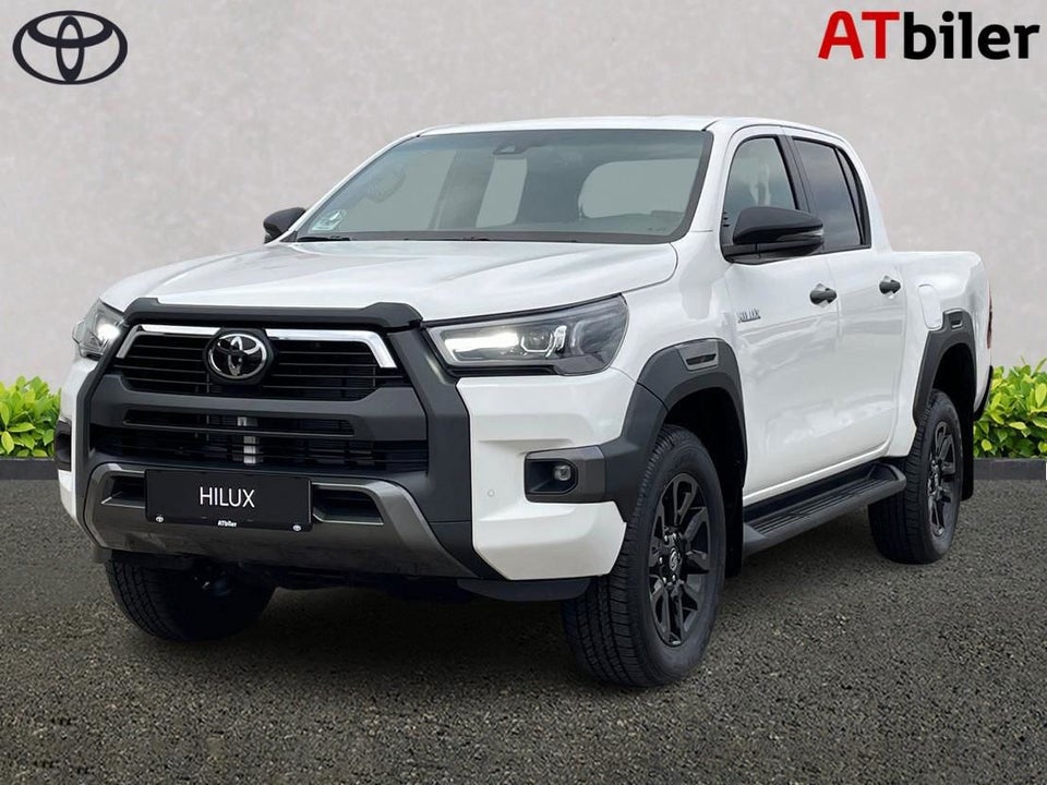 Toyota HiLux 2,8 D T4 Invincible Db.Kab aut. 4d