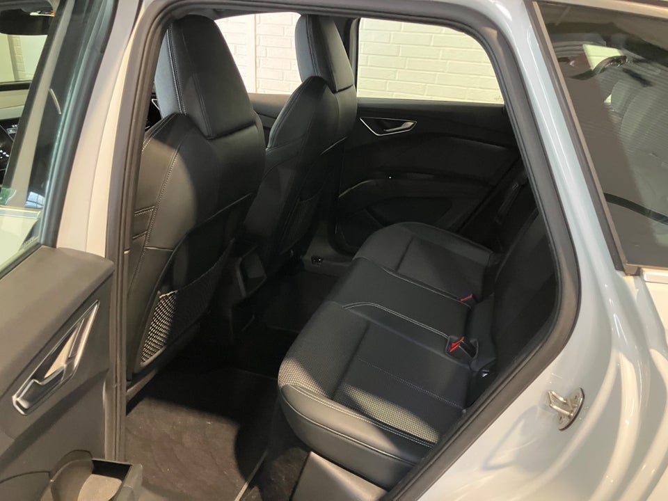 Audi Q4 e-tron 40 S-line 5d