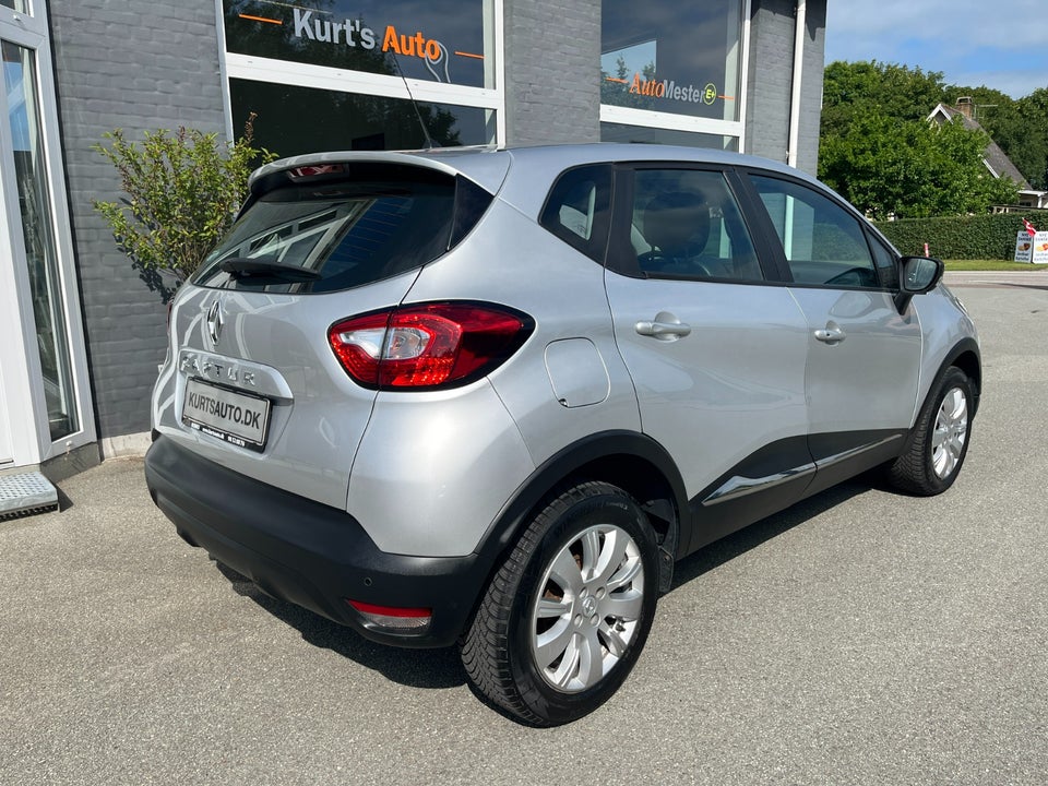 Renault Captur 0,9 TCe 90 Expression 5d