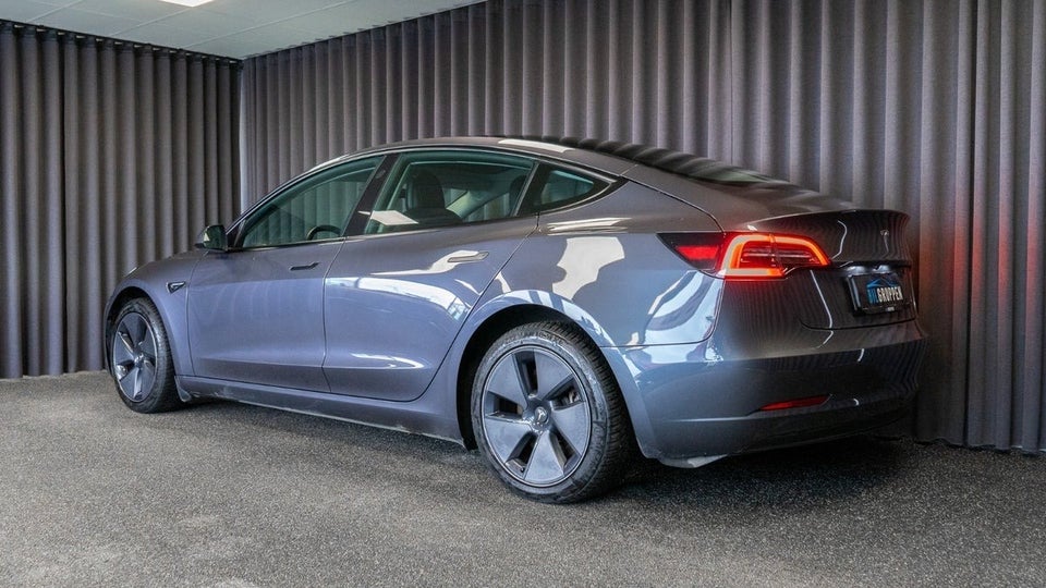 Tesla Model 3 Long Range AWD 4d