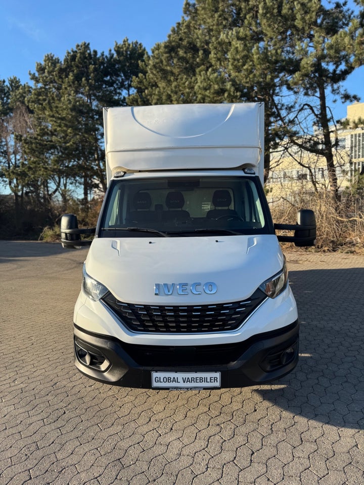 Iveco Daily 3,0 35S18 Box m/lift AG8 2d