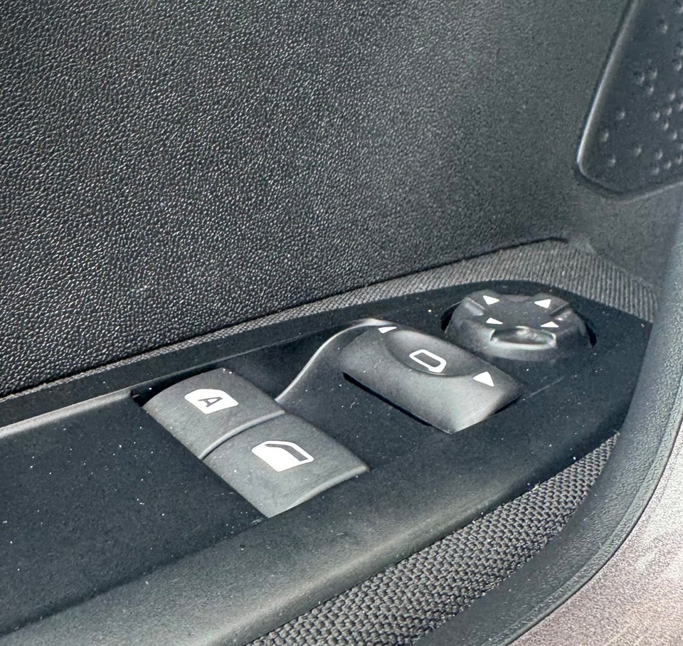 Peugeot 2008 1,2 e-VTi 82 Active ESG 5d