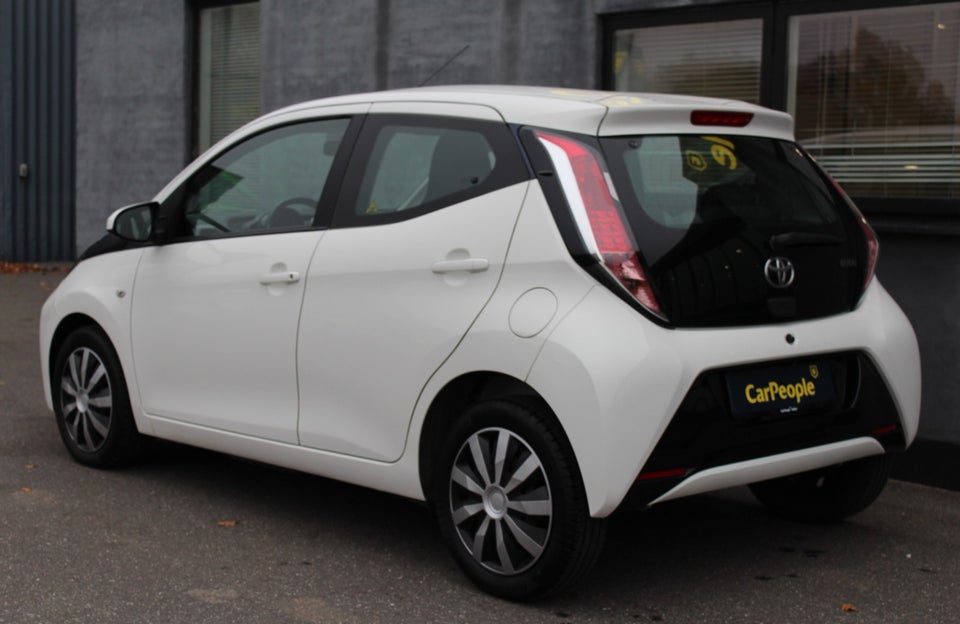 Toyota Aygo 1,0 VVT-i x-play 5d