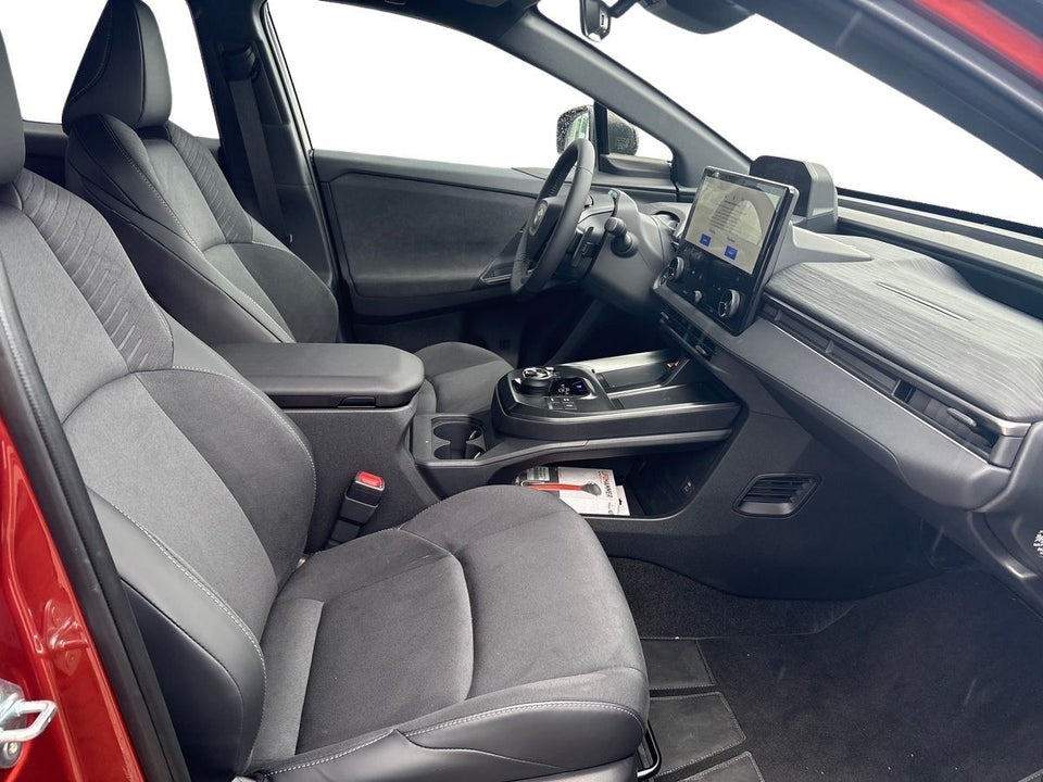 Toyota C-HR+ 77 Executive AWD 5d