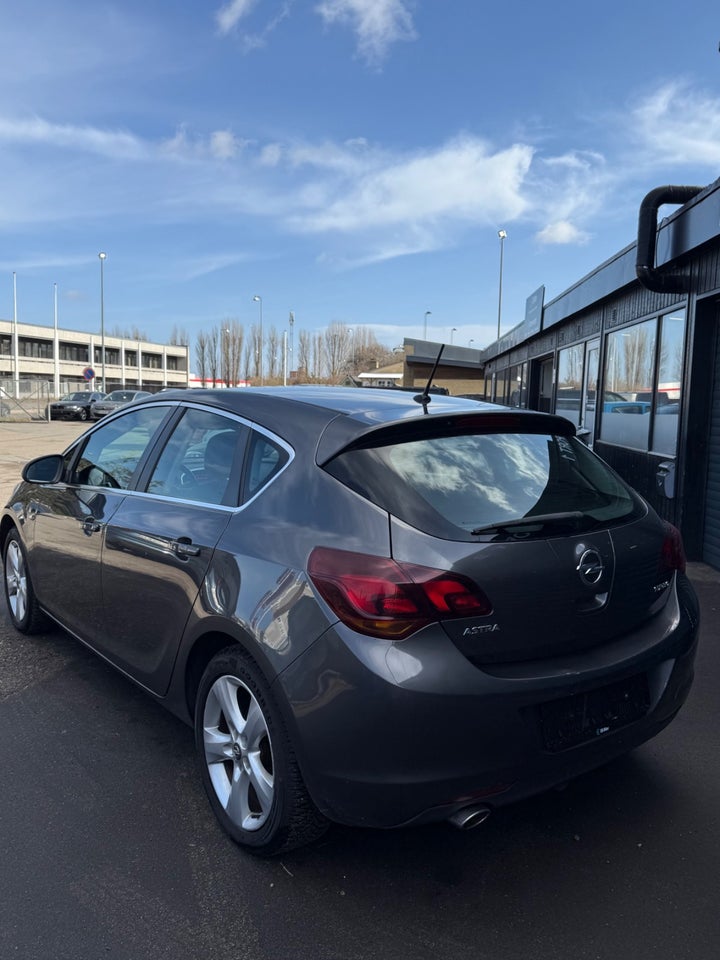 Opel Astra 1,4 T 140 Sport 5d