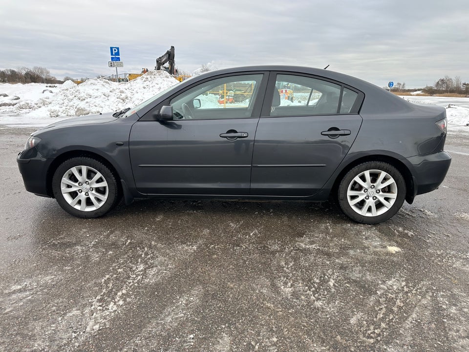 Mazda 3 2,0 4d