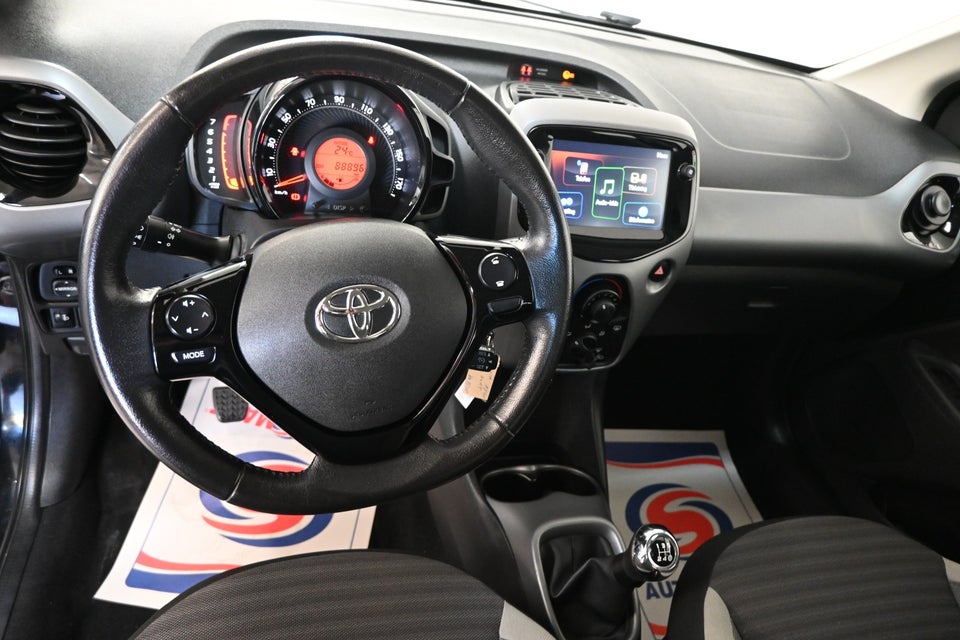 Toyota Aygo 1,0 VVT-i x-play 5d
