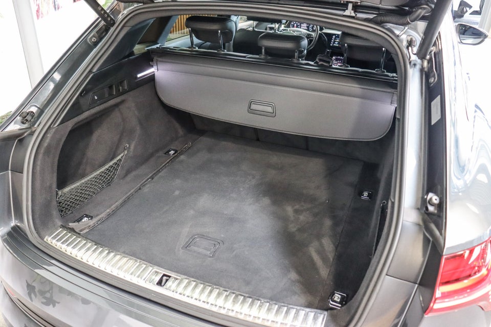 Audi e-tron 55 S-line quattro 5d