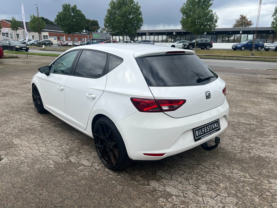 Seat Leon 1,6 TDi 105 Style ST 5d