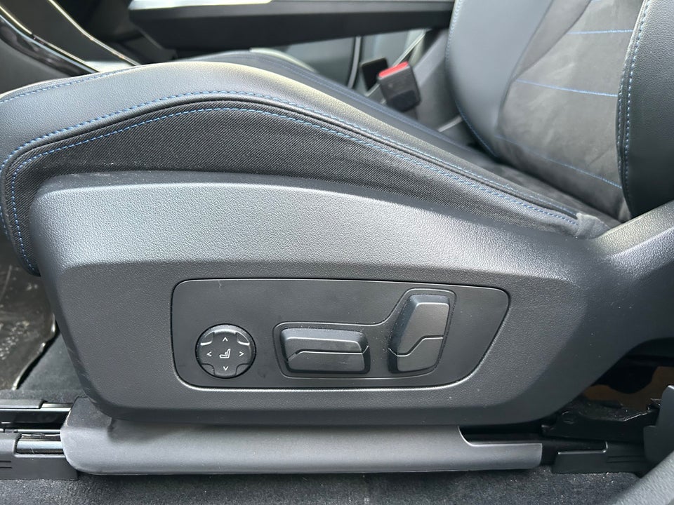 BMW iX1 xDrive30 Fully Charged M-Sport 5d