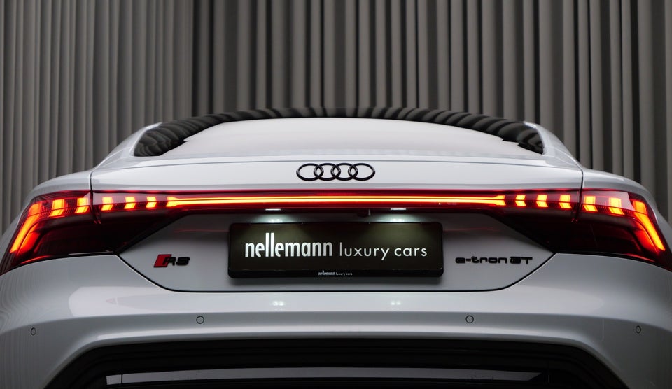 Audi RS e-tron GT quattro 4d