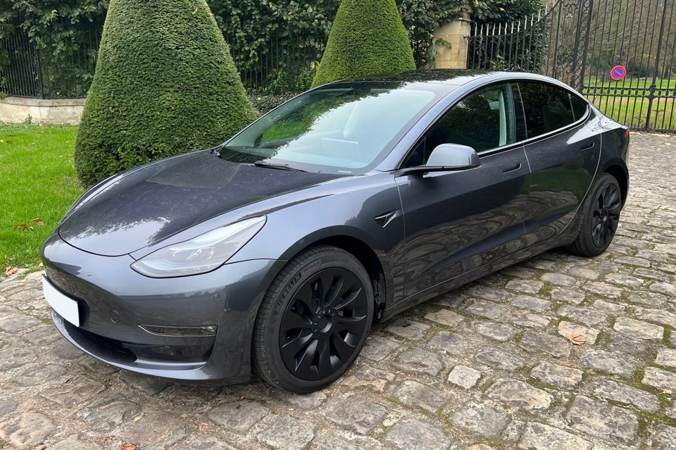 Tesla Model 3 Long Range RWD 4d